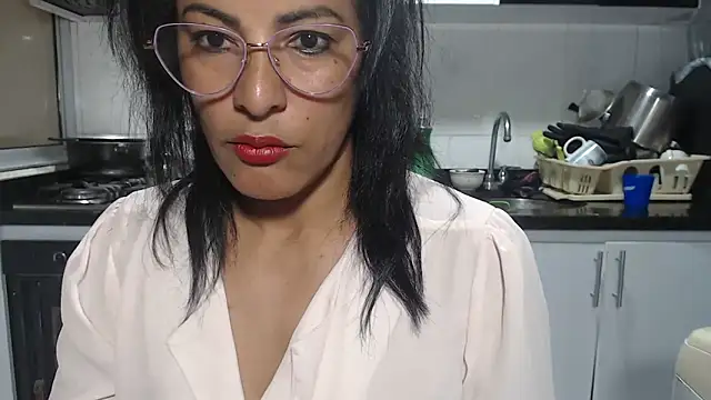 kateleyagrey online show from May 4, 7:17 pm