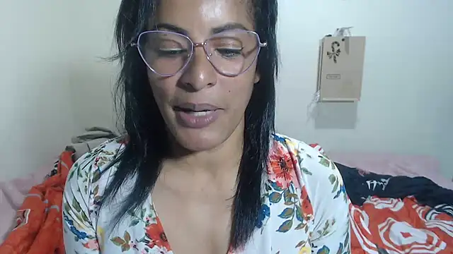 kateleyagrey online show from May 23, 8:18 pm