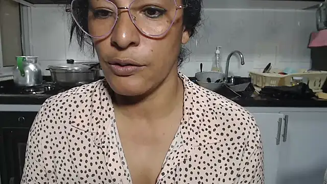 kateleyagrey online show from May 28, 7:12 pm