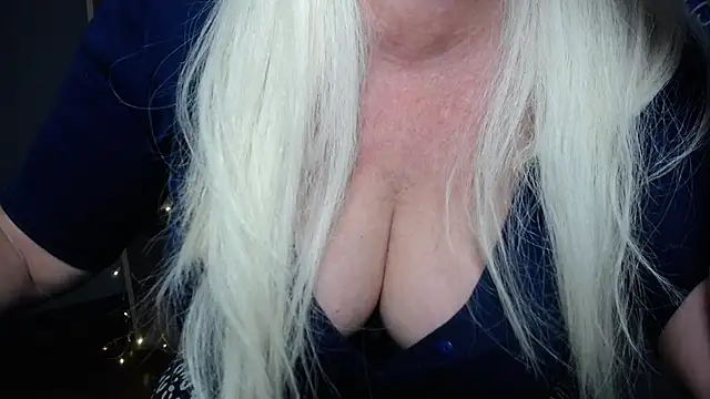 BlondyLeeBest online show from July 12, 7:04 pm