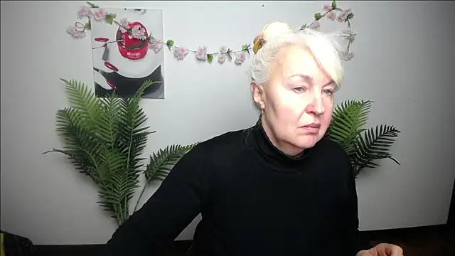 BlondyLeeBest online show from February 7, 7:40 pm