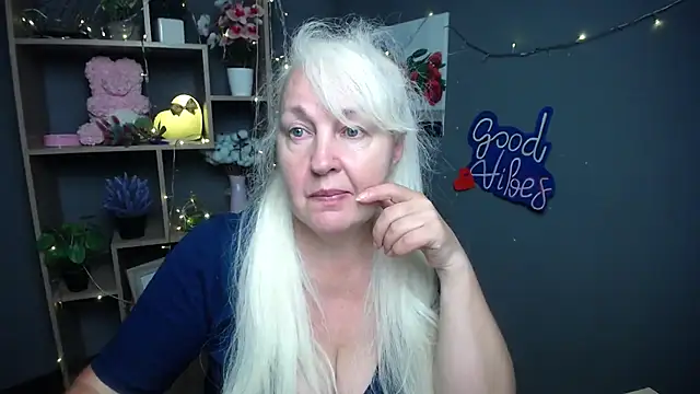 BlondyLeeBest online show from July 11, 7:03 pm