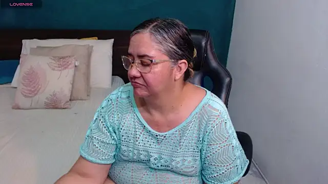 scaelettdubois online show from February 13, 3:19 am