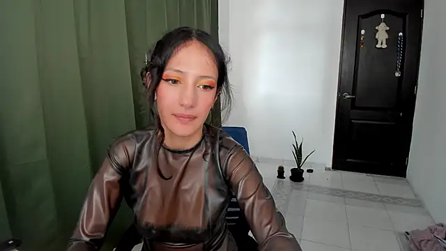 Lucia Fuster online show from July 15, 6:34 pm