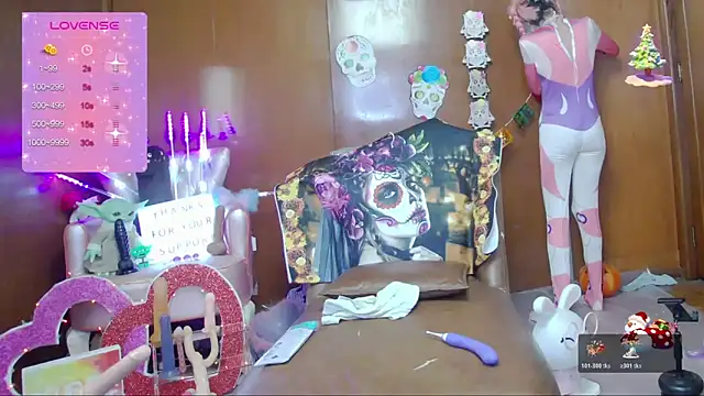 Skinygirl online show from October 28, 12:27 am