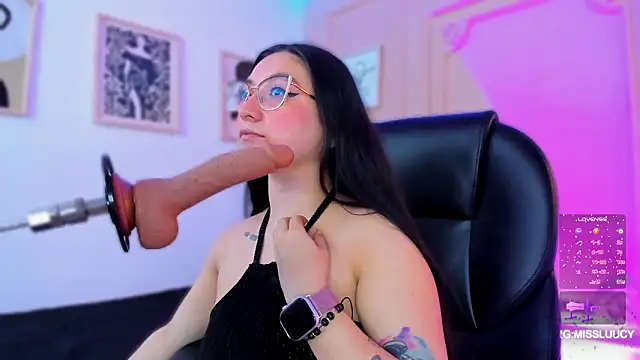 lucy neil online show from March 7, 2:51 am