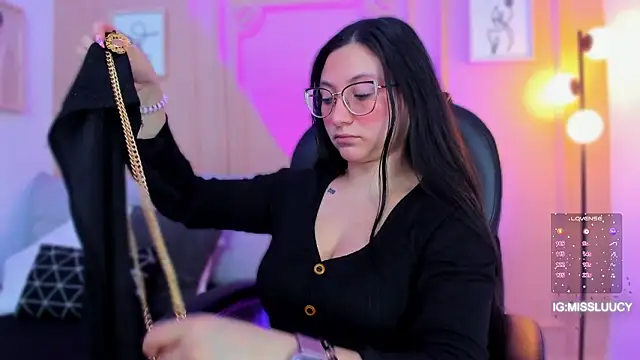 lucy neil online show from March 5, 2:40 am