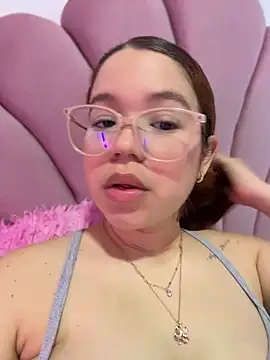 Lucyklein2022 online show from July 25, 2:02 pm