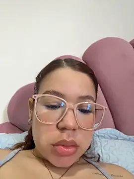 Lucyklein2022 online show from April 14, 3:56 pm