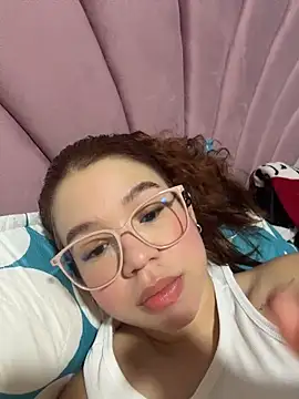 Lucyklein2022 online show from March 22, 5:02 am