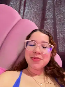 Lucyklein2022 online show from July 26, 2:58 pm