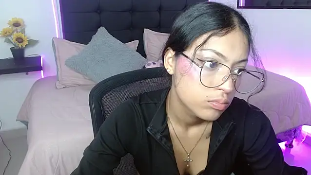 vaness weet online show from February 13, 9:38 pm