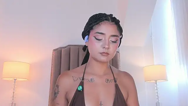 Emma Torres   online show from June 3, 2:33 pm