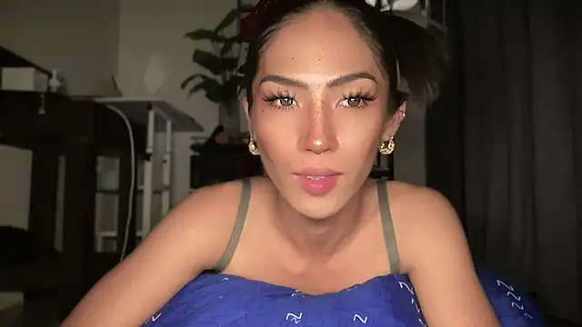 Snapshot of Thicker_Belle chatting on September 13, 8:17 pm Thicker Belle online show from September 13, 8:17 pm