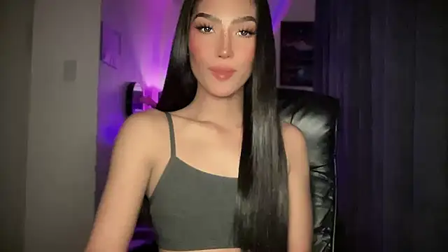 Snapshot of Thicker_Belle chatting on October 8, 1:15 pm Thicker Belle online show from October 8, 1:15 pm