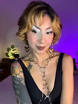 Cinamoonn online show from October 7, 6:34 pm