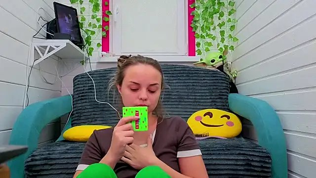 Misss Vikk online show from December 1, 7:34 am