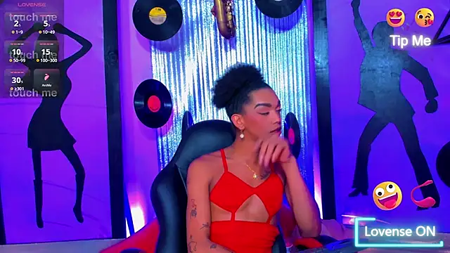 nickyminach  online show from February 6, 7:01 am