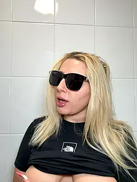 Strongqueen online show from November 20, 7:04 pm