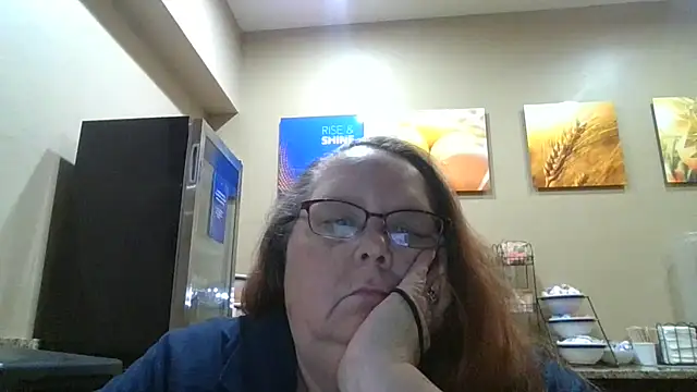 Snapshot of Hornybbw1978 chatting on October 22, 7:13 am Hornybbw1978 online show from October 22, 7:13 am