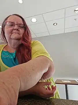 Hornybbw1978 online show from June 21, 12:42 pm