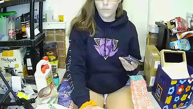 Dakota 02 online show from October 13, 12:08 pm