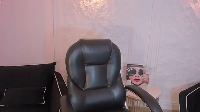 JuanitaClay online show from January 10, 11:59 am