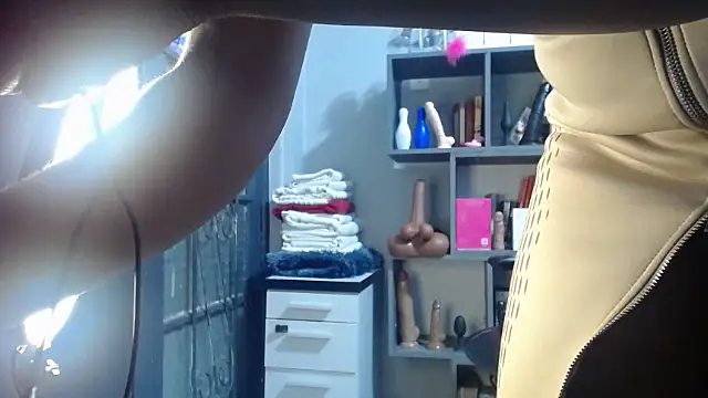 Shaniko89 online show from September 12, 8:05 pm