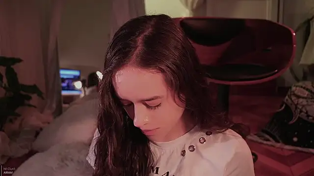  Avriles  online show from February 13, 1:40 am