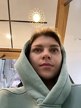 ValenciaShock online show from September 18, 6:45 am