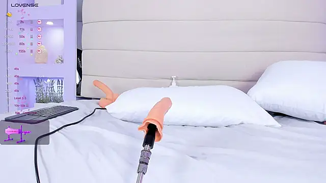 Isabella Daniell online show from January 8, 4:49 am