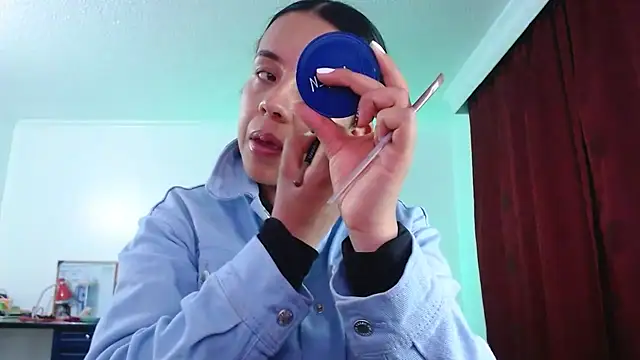 Snapshot of VALERY_MEER chatting on October 21, 12:14 am VALERY MEER online show from October 21, 12:14 am
