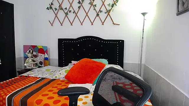naughty girl 4u online show from June 12, 8:39 pm