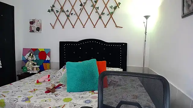 naughty girl 4u online show from June 17, 8:37 am