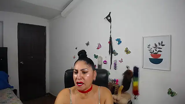 mature bigboobs10 online show from February 4, 4:04 am