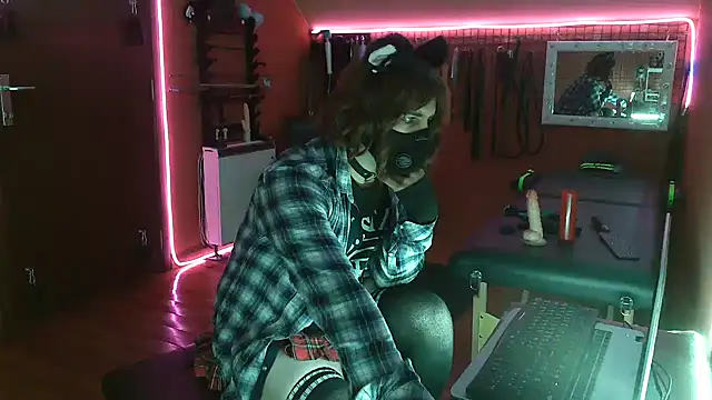 Ginny-the-bdsm-nympho online show from September 18, 5:00 pm