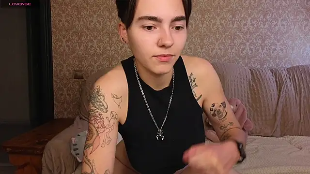 twobabesweet online show from July 26, 6:32 am