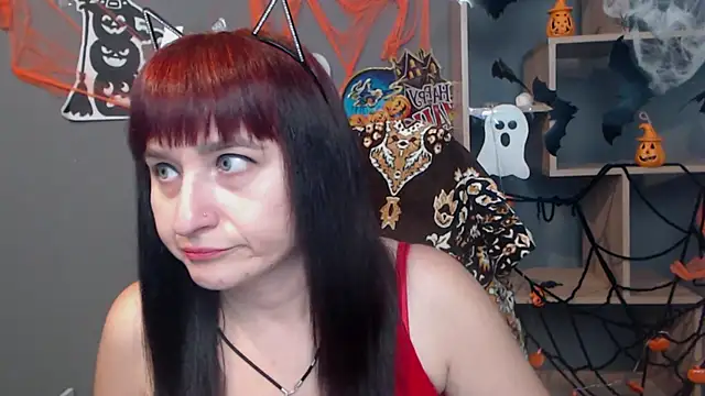 NinaFlawlees online show from October 30, 1:01 pm