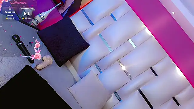 BimboCurvyy online show from December 3, 6:27 am