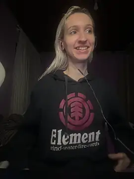 bunnydark00 online show from October 1, 1:10 am