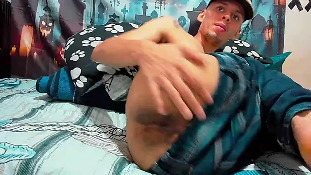 davidlatin66 online show from November 6, 2:17 am