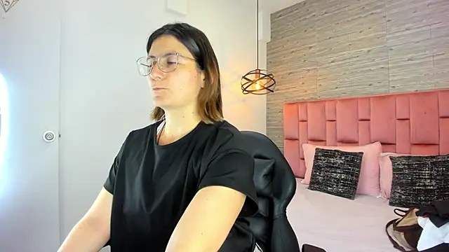 SarahDeyvis online show from September 28, 2:33 pm