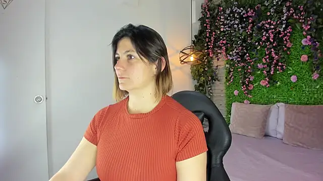 SarahDeyvis online show from February 17, 1:32 pm