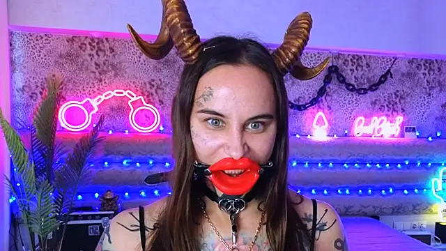 Snapshot of Cool_Freak_ chatting on October 2, 9:47 am Cool Freak online show from October 2, 9:47 am
