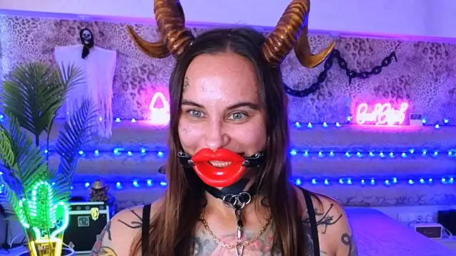 Snapshot of Cool_Freak_ chatting on September 22, 10:46 am Cool Freak online show from September 22, 10:46 am