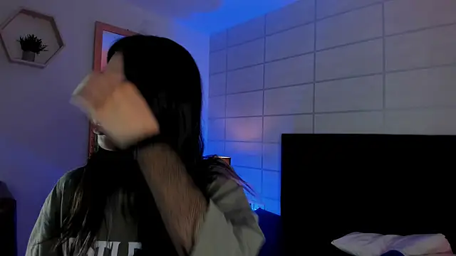 NanaRott online show from February 13, 7:04 pm