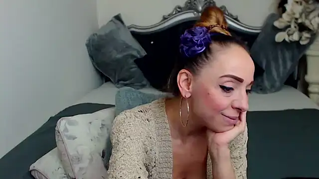 AylyneRichards online show from December 14, 10:26 pm