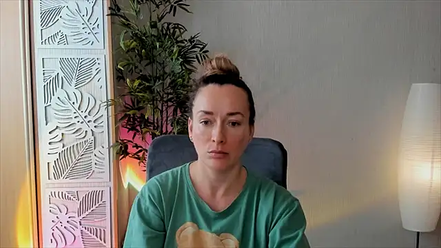 RebeccaMartinez online show from February 17, 8:02 am