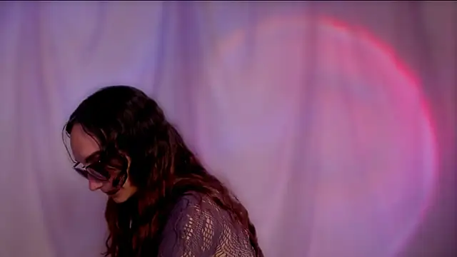  lh  online show from April 6, 3:02 pm