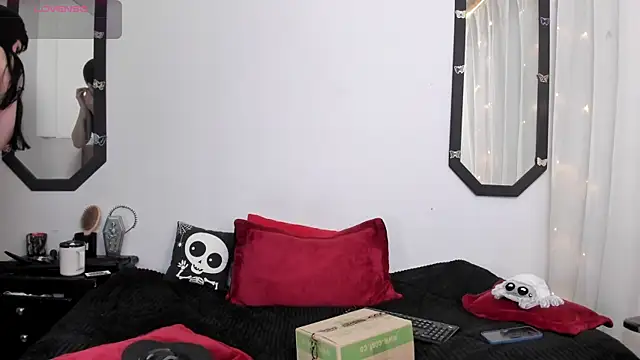 Amy Aloqua online show from April 13, 4:41 pm